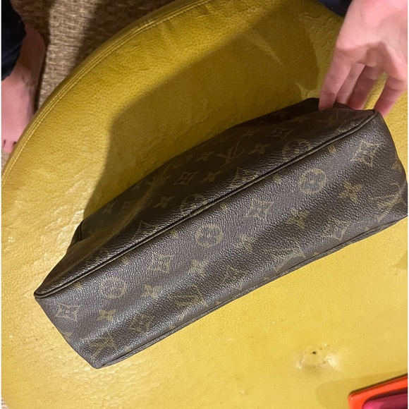 Vintage Louis Vuitton makeup bag - Picture 5 of 10